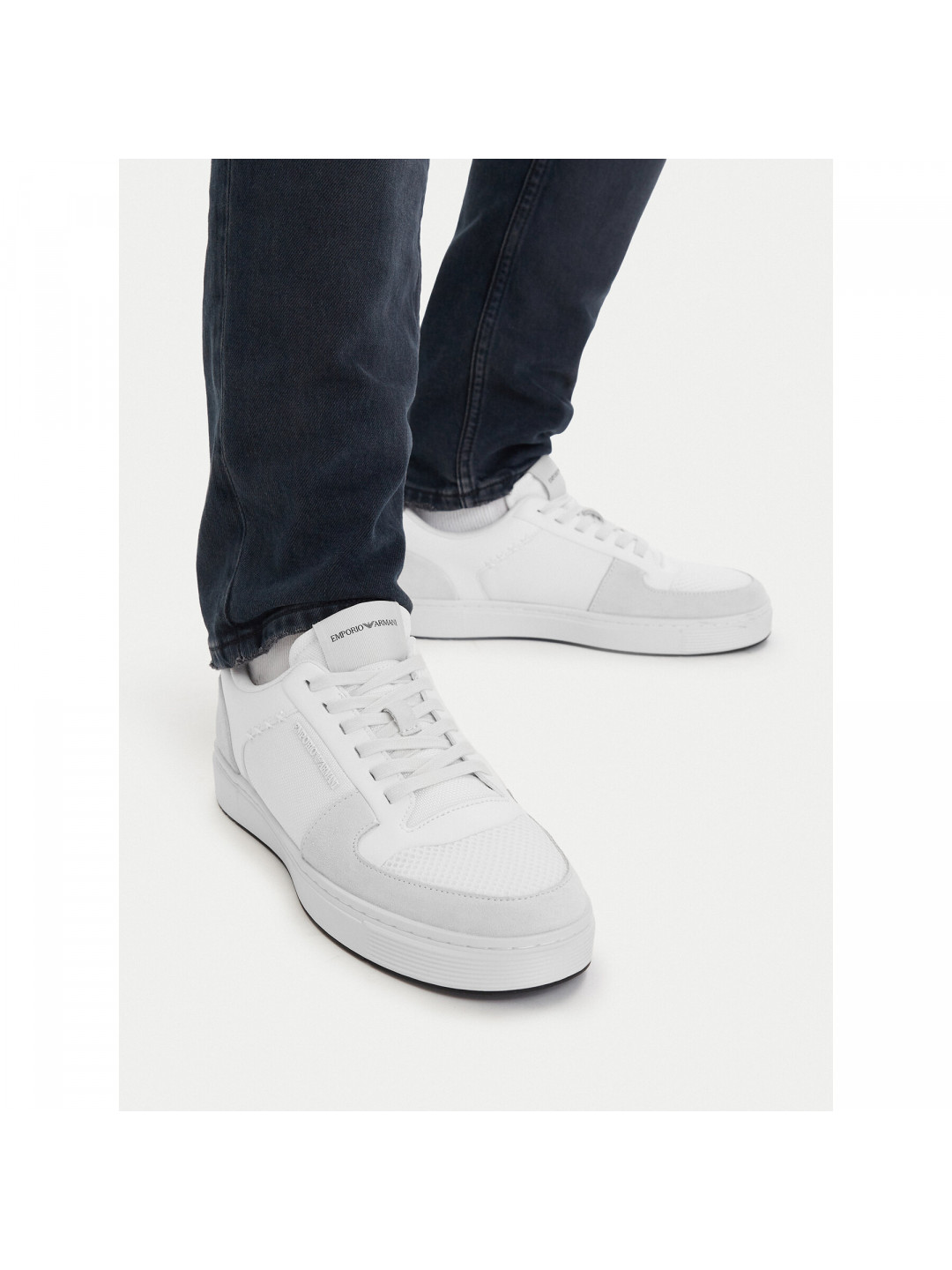 Sneakersy Emporio Armani EM005293 AF24321 M0360 Bílá